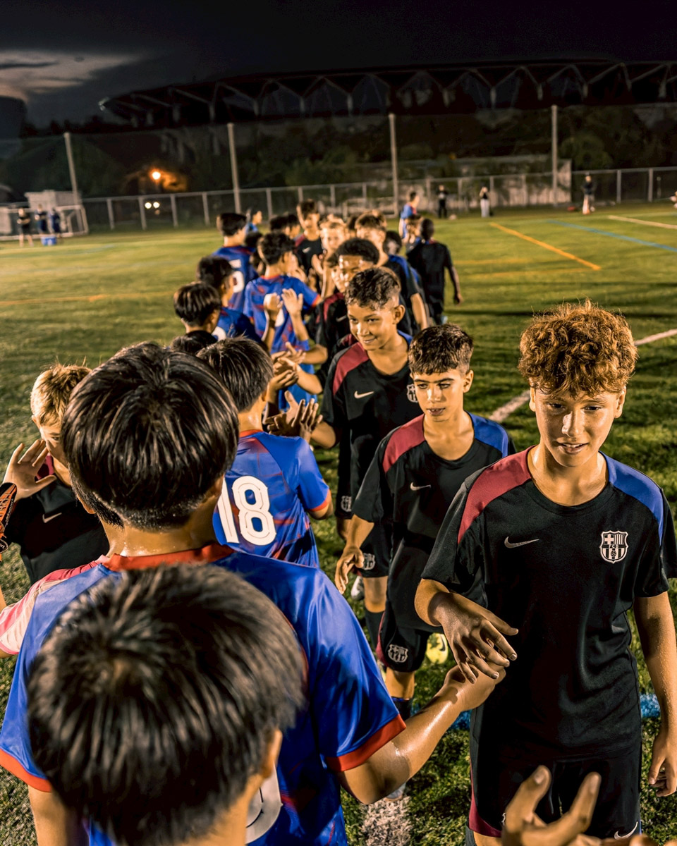 Players from different countries exchanging jerseys